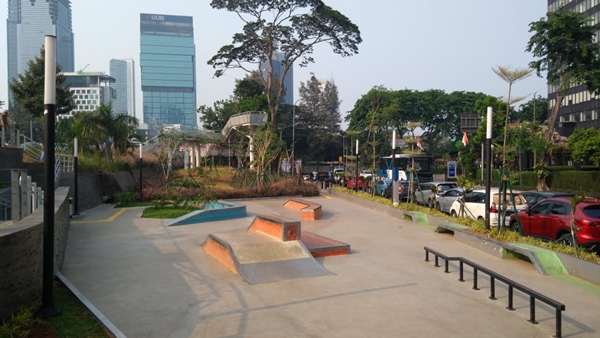 Taman Dukuh Atas Skatepark