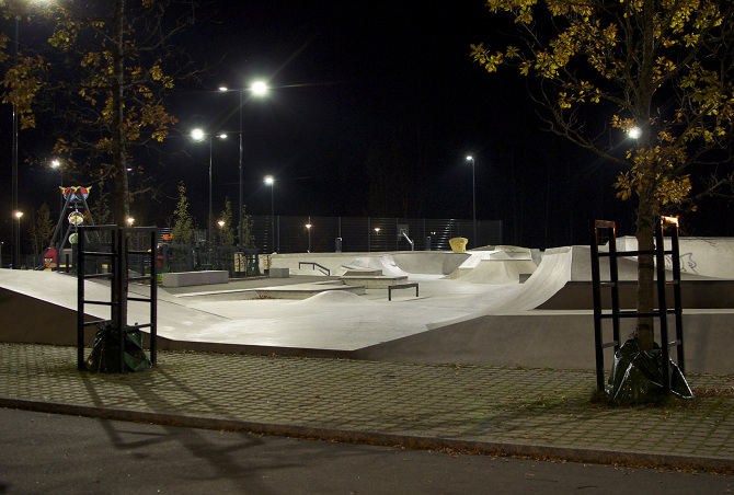 Moon Skate Park 
