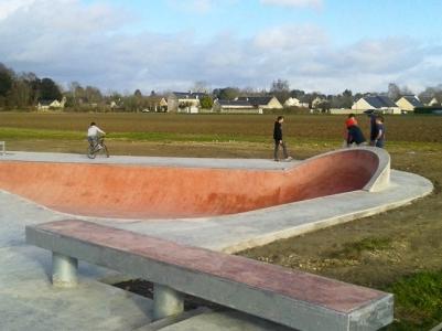 Beaumont-En-Veron Skatepark